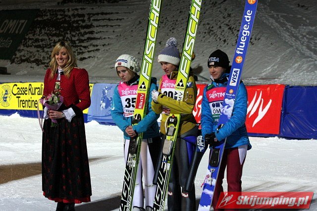 137 Anette Sagen, Daniela Iraschko, Sarah Hendrickson